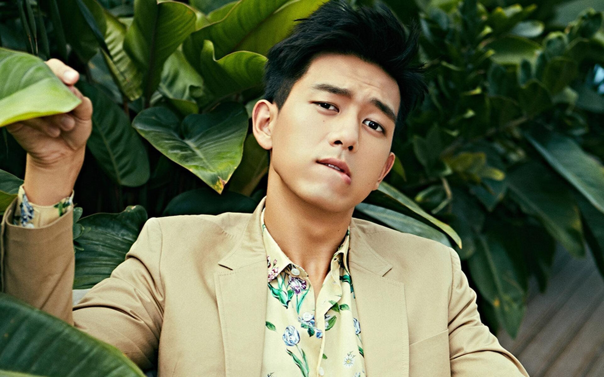 绘制“足球+旅游+体育”一体化发展产业链,推广城市足球文化,画一幅足球文化的画