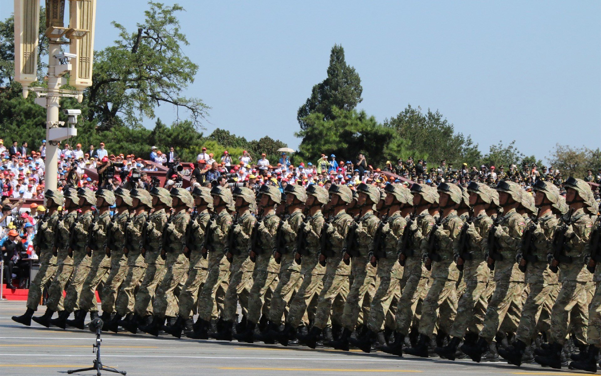 吉达联合防线失误致关键失球,吉达球场