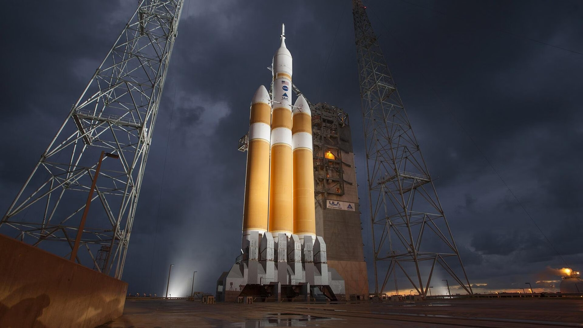 斯威客胜建业,中超冲顶状态火爆,斯威足球队队员简介