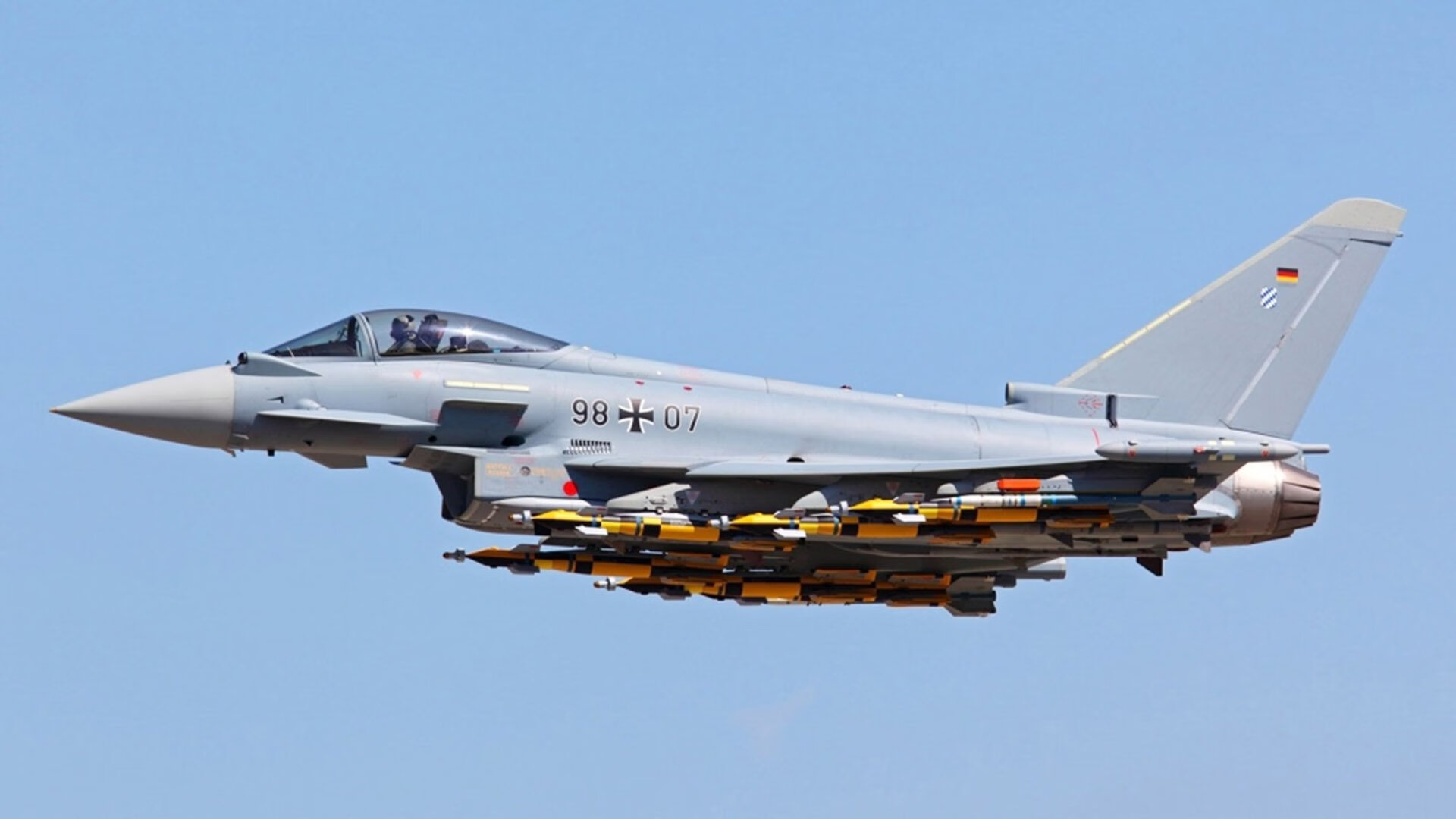 开云中国-意甲经典对决：尤文图斯迎战AC米兰，冠军争夺白热化，尤文图斯vsac米兰意大利杯