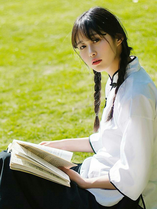 开云kaiyun-巴黎圣日耳曼继续领跑法甲，提前锁定冠军目标