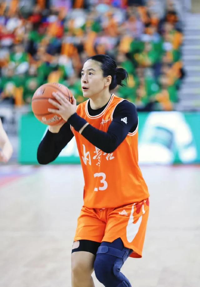 包含开云体育：WCBA联赛外援政策调整，影响几何引热议的词条