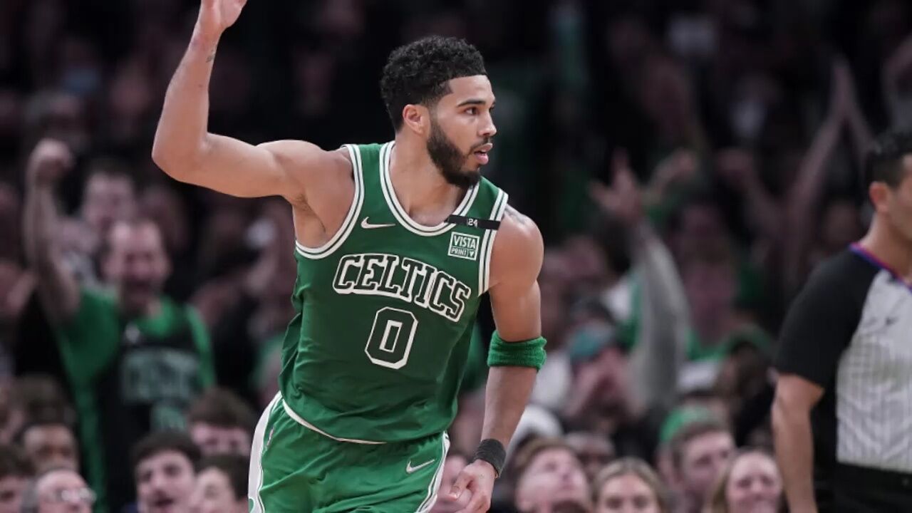 包含开云体育：凯尔特人队季前赛：科内特展现防守意识，争夺轮换位置的词条