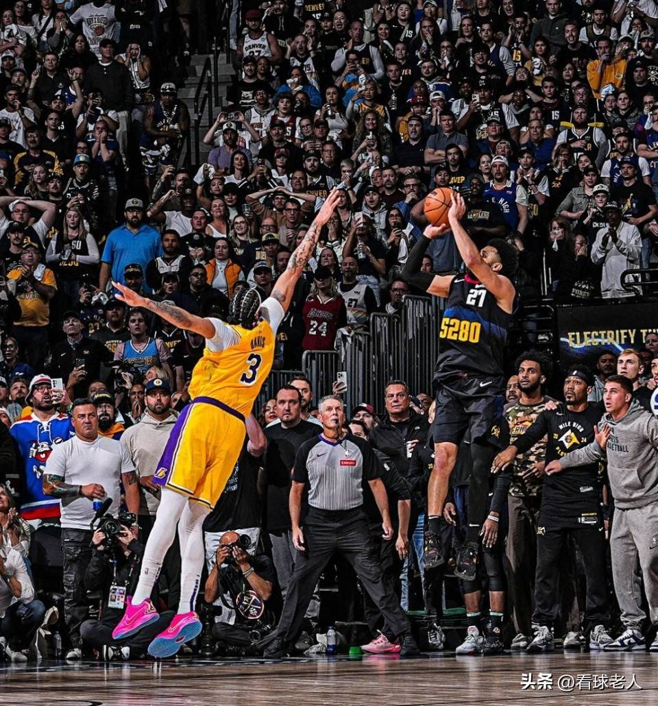 湖人vs快船:洛杉矶的巅峰对决 湖人vs快船:洛杉矶的巅峰对决